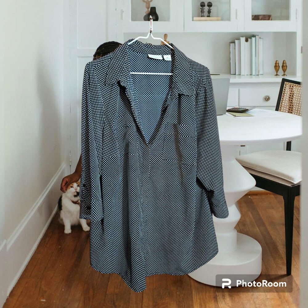 Liz Claiborne Black and White Button Down Shirt